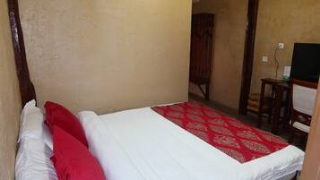 Comfort Double Room, Courtyard View | Laptop workspace, free WiFi
