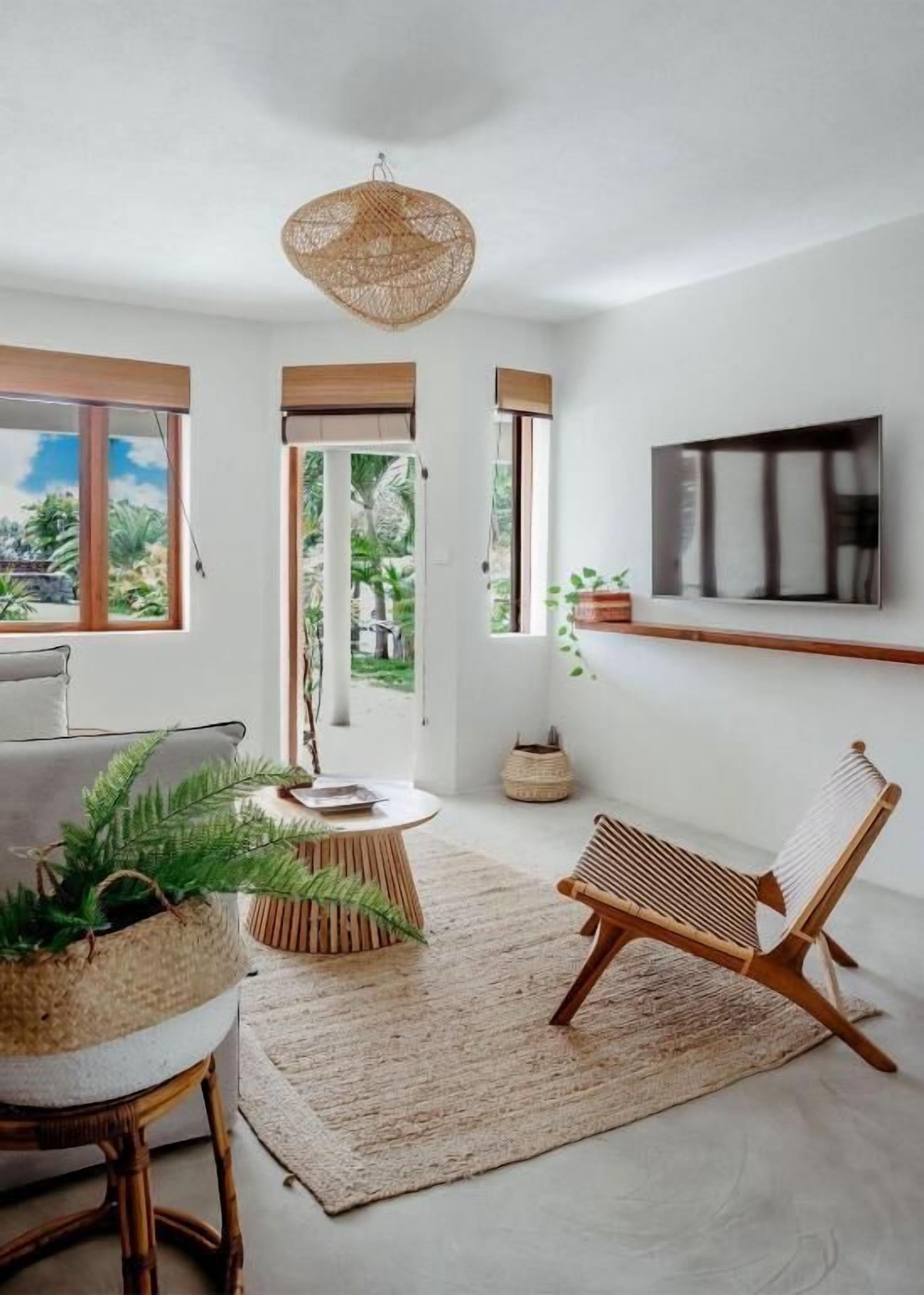 Family Apartment, Garden View, Oceanfront | Living area