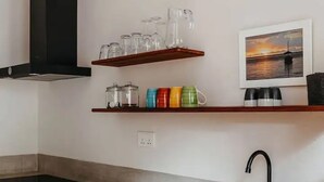Espresso maker, coffee/tea maker, fridge, microwave - Boutik Retreats (Le Morne)