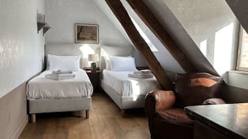 7 habitaciones y ropa de cama