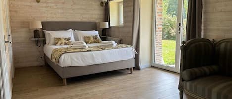 3 habitaciones y ropa de cama
