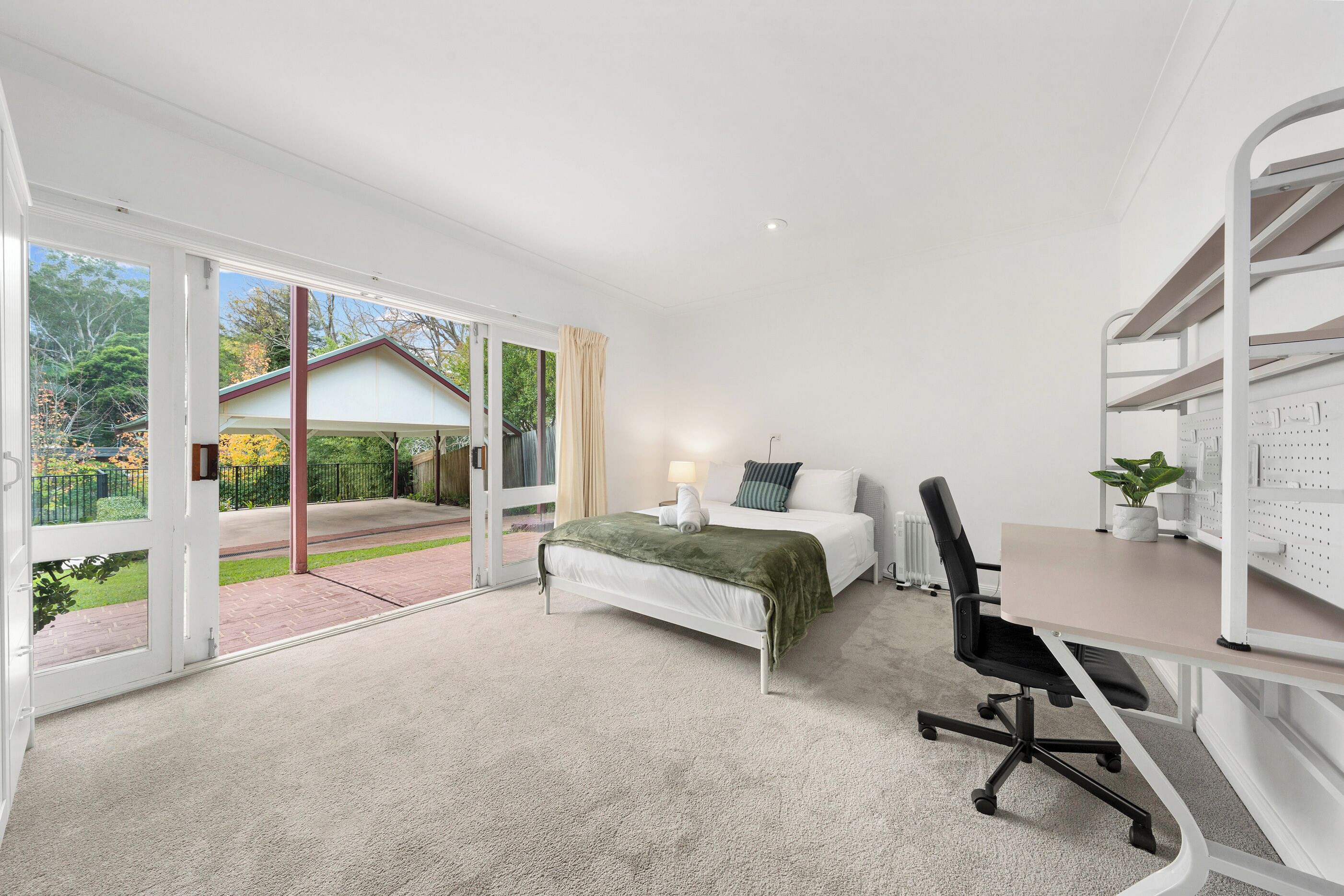2 bedrooms, desk, free WiFi, bed sheets