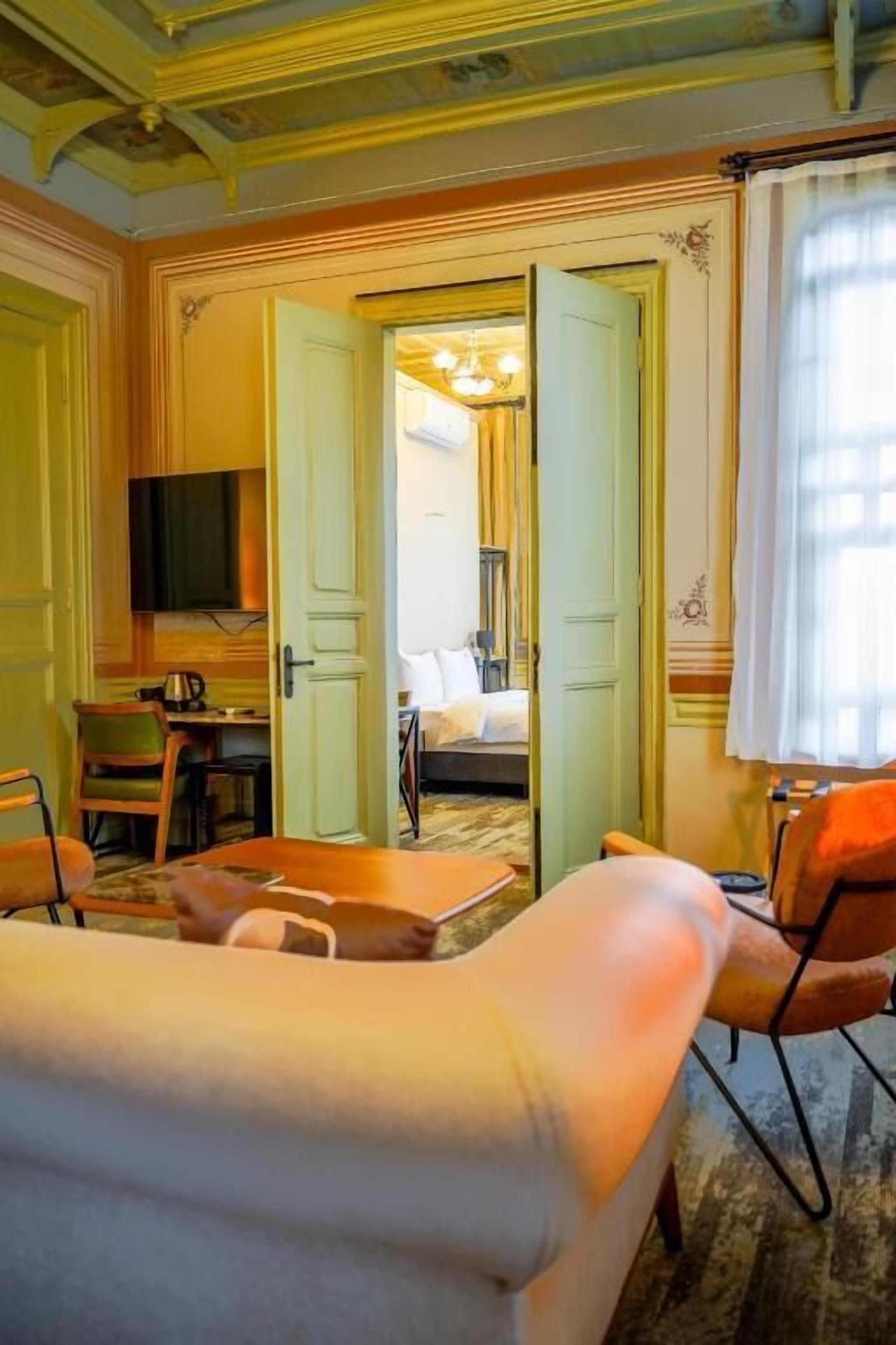 Signature Suite, City View