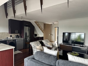 Fernseher, Stereoanlage