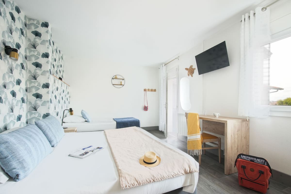 Dreibettzimmer, Balkon, Gartenblick | Kostenloses WLAN