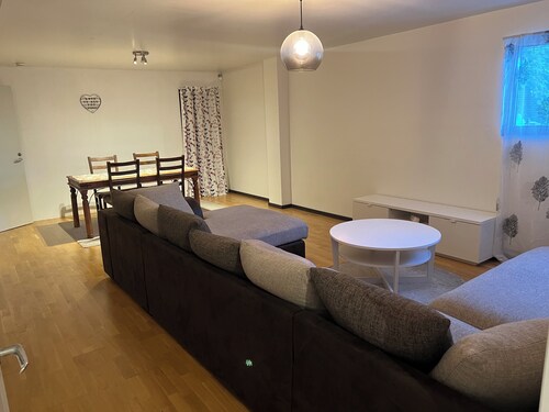 Appartement avec cuisine avec 2 lits et 1 salle de bain