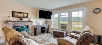 On 22 Acres! Retreat w/ Views in Burlington Flats