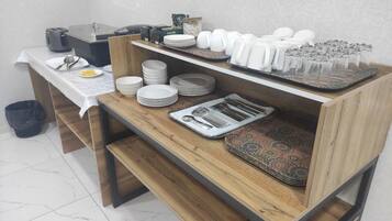 Free daily buffet breakfast