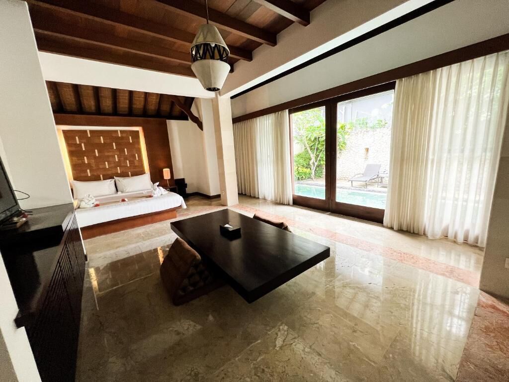Familie villa, 2 slaapkamers, privézwembad | Een kluis op de kamer, een bureau, een laptopwerkplek, gratis wifi