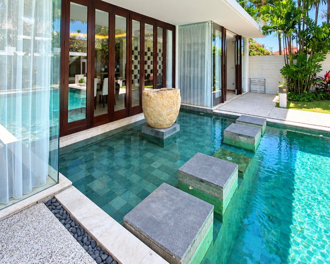 Private pool