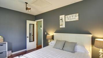 Iron/ironing board, internet, bed sheets