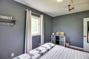 Iron/ironing board, internet, bed sheets