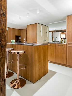 Coffee/tea maker, fridge, microwave, oven - Charm and Design Next to the Royal Palace (Madrid)