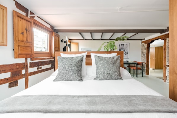 Iron/ironing board, free WiFi, bed sheets - Charm and Design Next to the Royal Palace (Madrid)