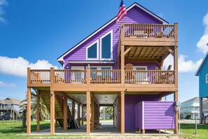 Exterior - Walk to Ocean! Crystal Beach Gem w/ Decks & View! (Crystal Beach)