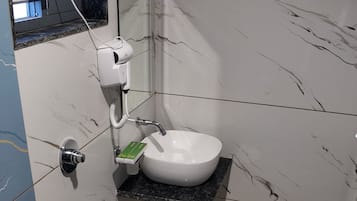 Superior Room | Bathroom