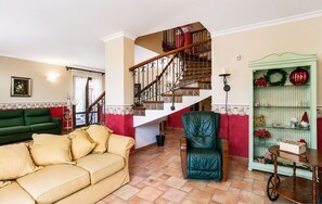TV, fireplace - Villa in Brucoli with 4 bedrooms sleeps 10 (Brucoli)