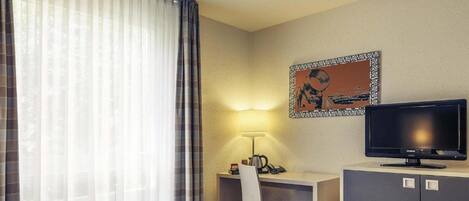 1 bedroom, desk, free WiFi