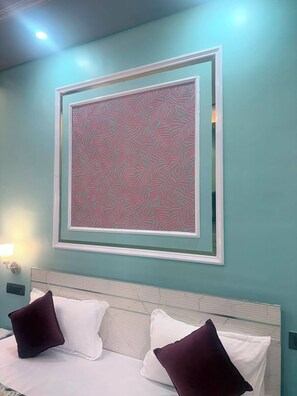 Suite, City View - BARFANI FOOD (Chhibramau)