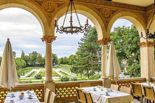 Pytloun Schlosshotel Weikersdorf - Lower Austria