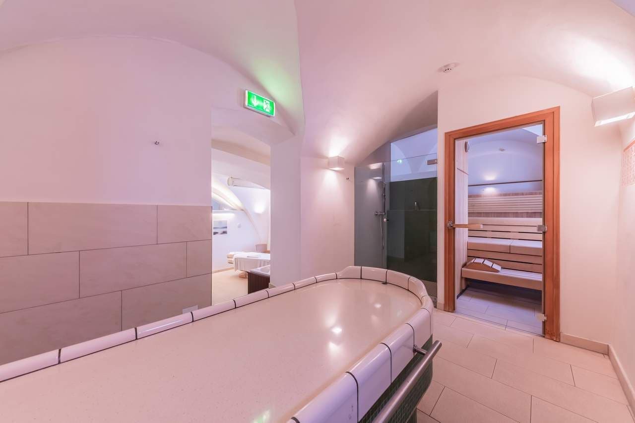 Salas de tratamiento para parejas, sauna y baño de vapor 