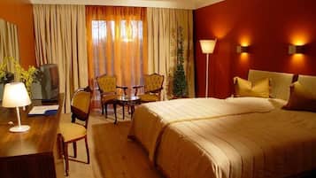 Classic Double Room, Balcony, Garden View | In-room safe, desk, blackout drapes, soundproofing
