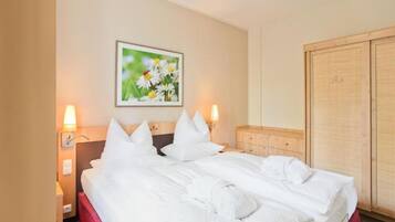 1 Schlafzimmer, Schreibtisch, Reisekinderbett, kostenloses WLAN