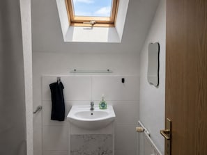 Shower, towels, toilet paper - Technicians - Central Accommodation in Bremen (Bremen)