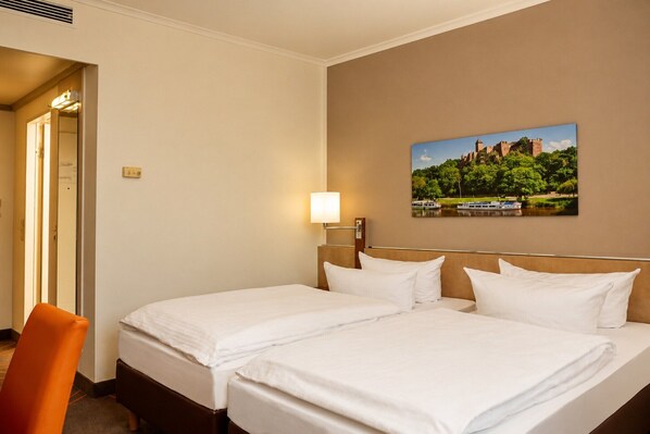1 bedroom, desk, travel cot, free WiFi