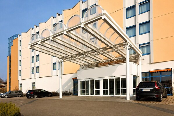 Exterior - Sunday Hotel Leipzig-Halle Twin Room (Landsberg-Peißen)