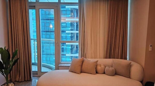 Living area - DHB STAYS - Premium Apt in Hilton Maadi Tower (Marouf)