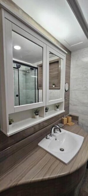 Hair dryer, bidet, soap - DHB STAYS - Premium Apt in Hilton Maadi Tower (Marouf)