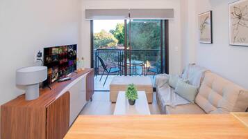 Apartment, City View | Living area