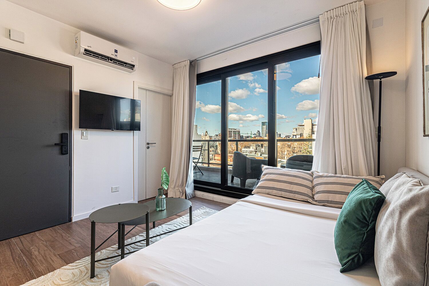 1 bedroom, desk, iron/ironing board, WiFi (free)