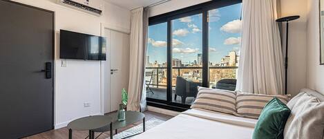 1 bedroom, desk, iron/ironing board, WiFi (free)