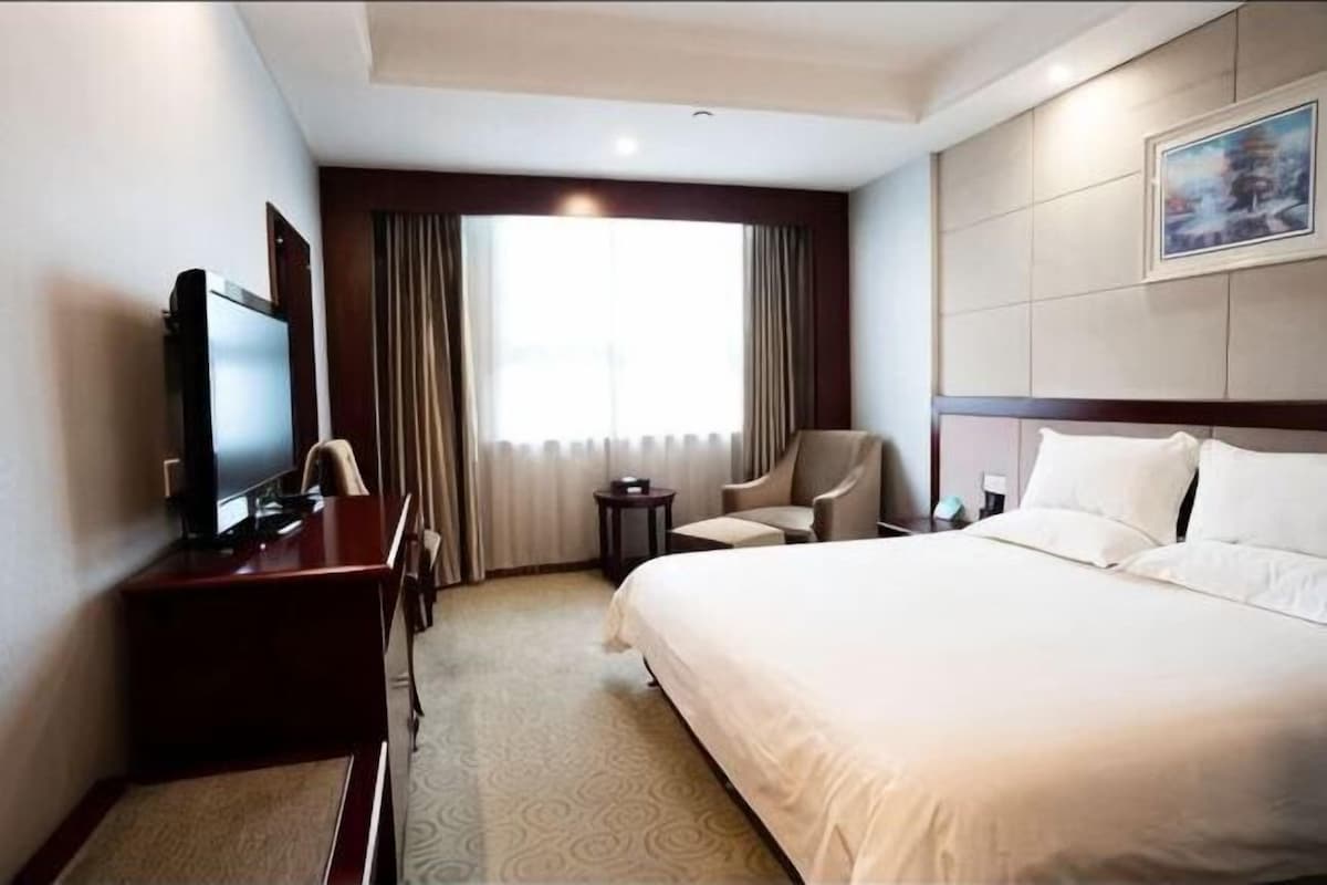 In-room safe, desk, blackout curtains, soundproofing