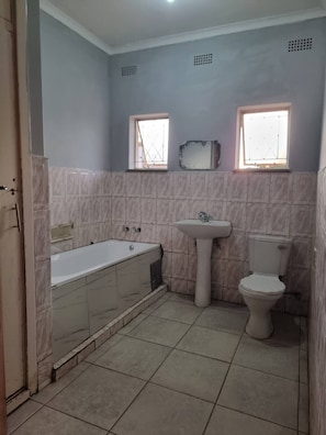 Handtücher, Seife, Toilettenpapier