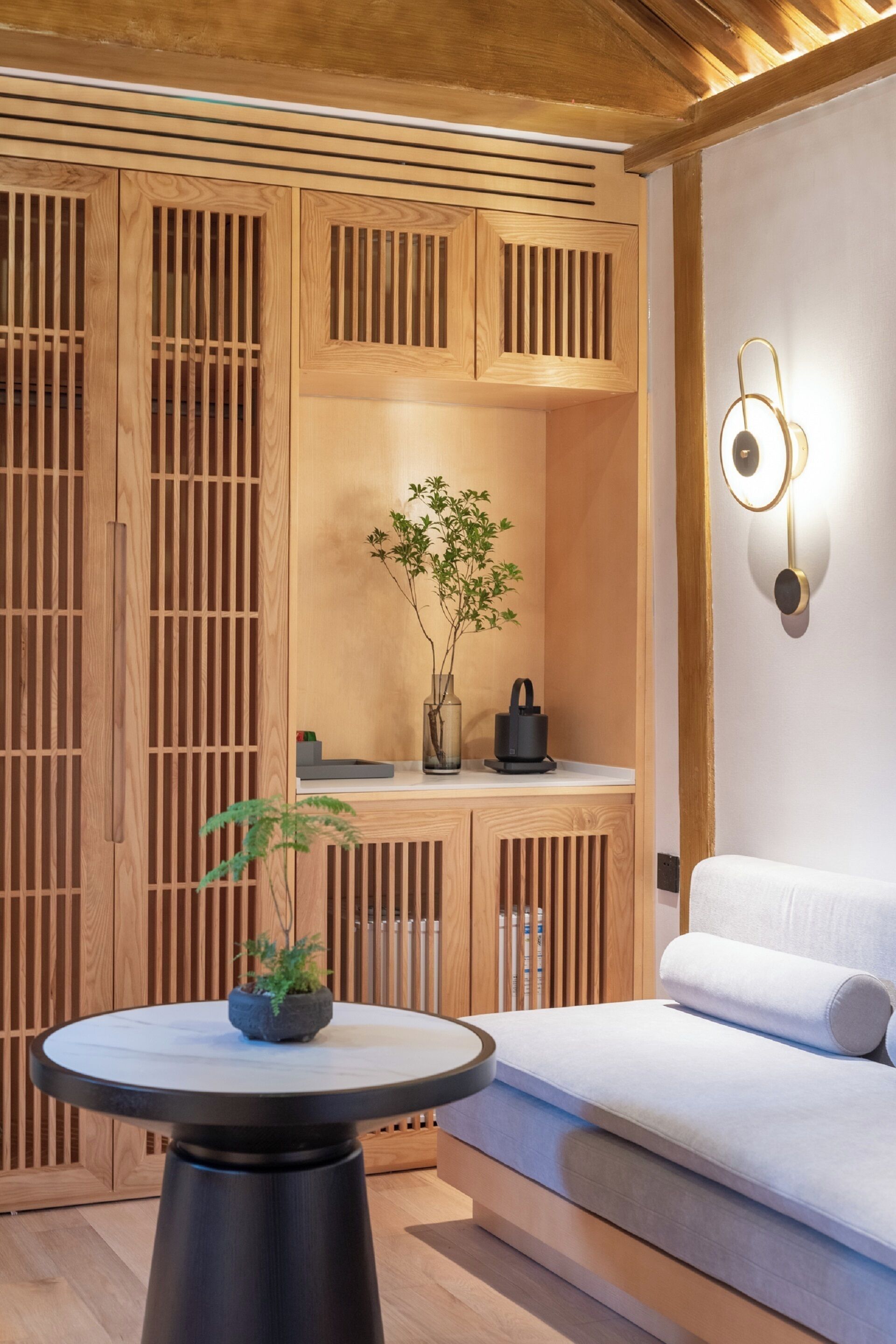 Elite Quadruple Room | Desk, blackout curtains, soundproofing, free WiFi