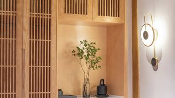 Elite Quadruple Room | Desk, blackout curtains, soundproofing, free WiFi