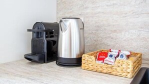 Kaffee und/oder Kaffeemaschine