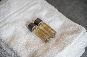 Bathroom amenities - Mercato Centrale | New Apartment (Milano)