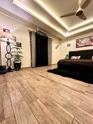1 dormitorio, tabla de planchar con plancha, wifi gratis y ropa de cama