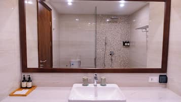 Villa, 4 Bedrooms, Private Pool, Beach View | Bathroom | Rainfall showerhead, hair dryer, bathrobes, slippers