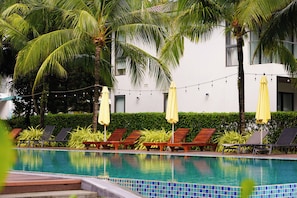 Una piscina cubierta