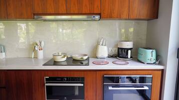 Villa, 4 Schlafzimmer, eigener Pool, Strandblick | Eigene Kochnische | Espressomaschine, großer Kühlschrank, Mikrowelle, Ofen