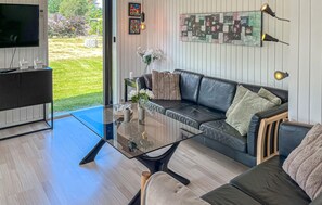 Smart TV, fireplace - 3 bedroom nice home in Hals (Hals)