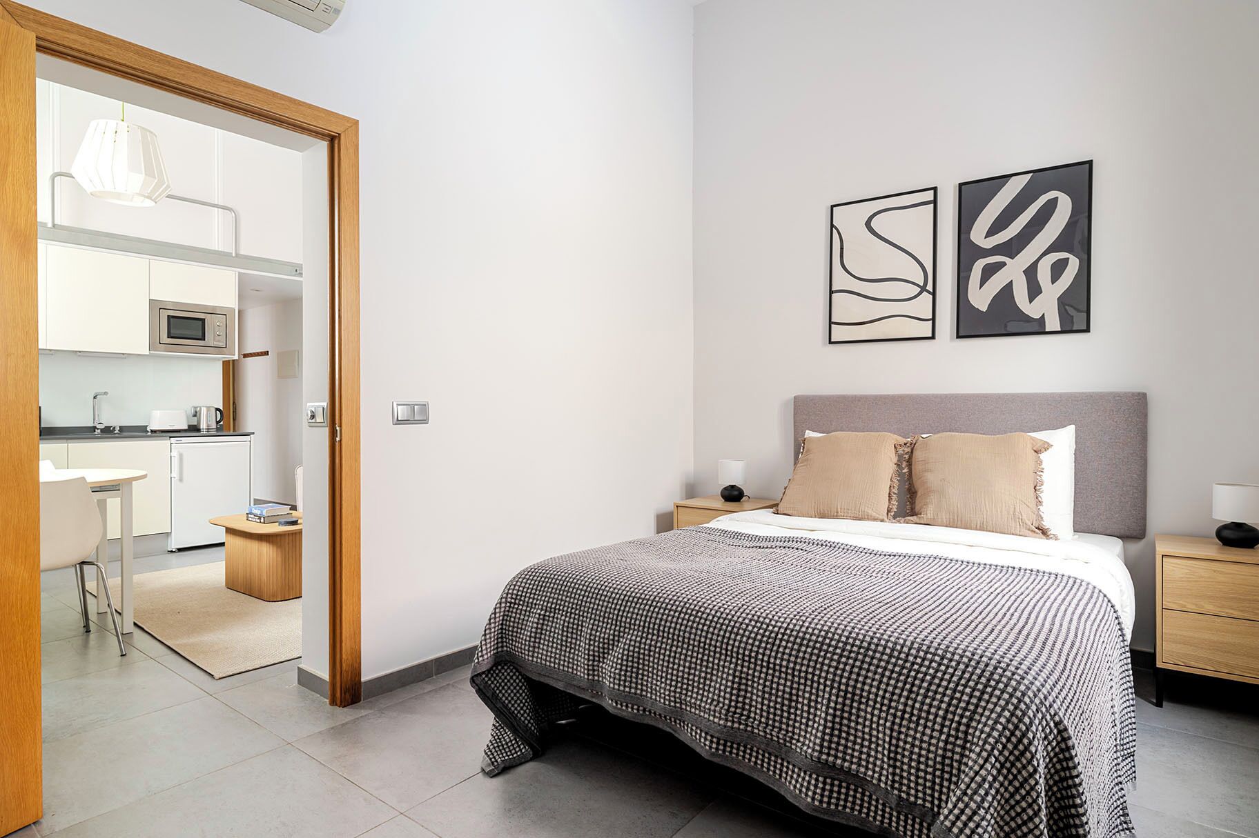 1 slaapkamer, een strijkplank/strijkijzer, internet, beddengoed