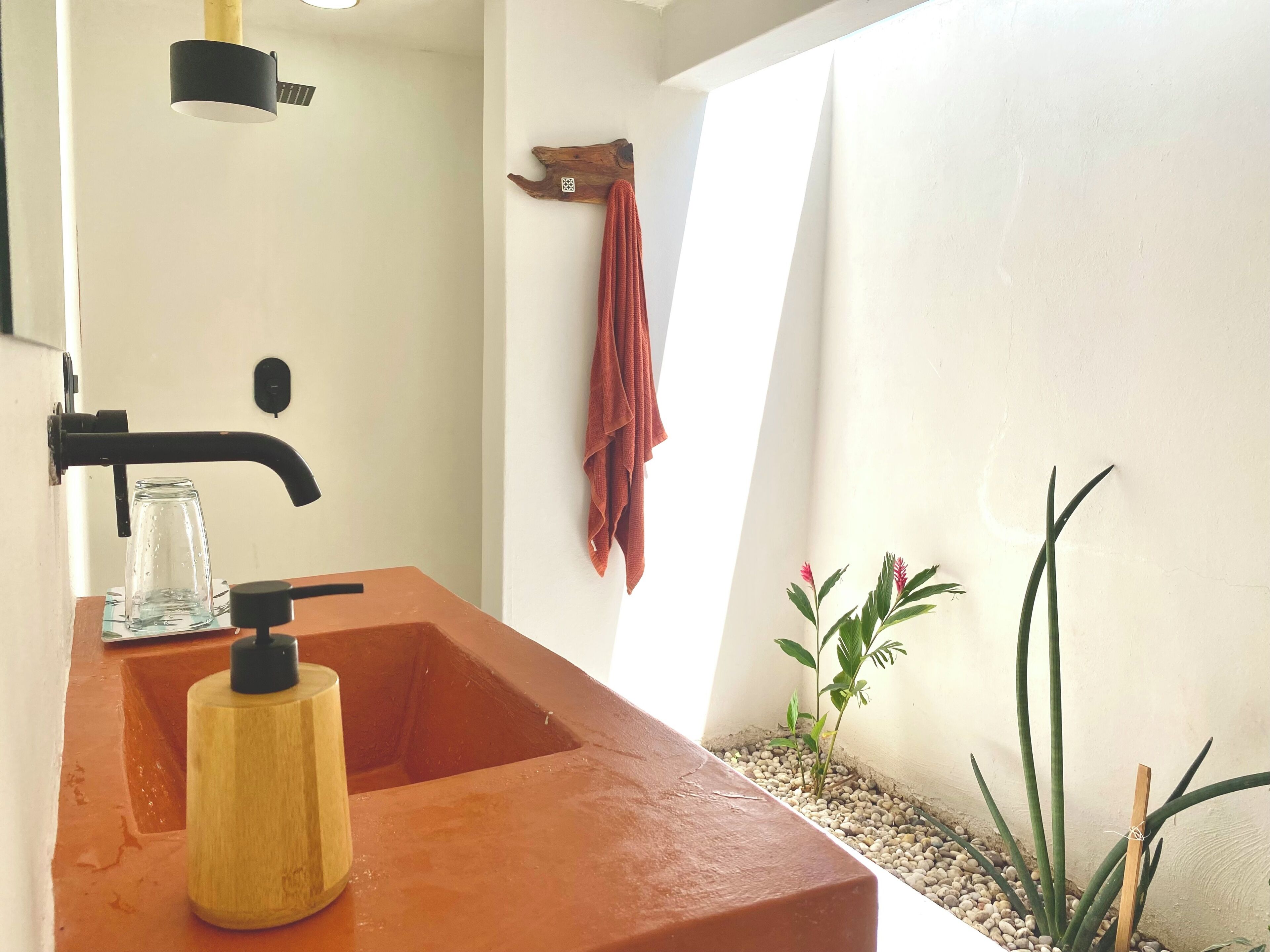 Artículos de tocador gratuitos, toallas, jabón, shampoo