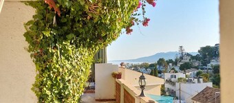 House in Pedregalejo, with a terrace overlooking the sea and an interior courtyard with a BBQ