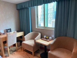 Deluxe Double or Twin Room, City View | Interior - Taiyuan Business Hotel (Shenzhen)